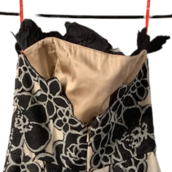 Monique Lhuillier strapless event dress, Black & White Size 2 - Picture 4 of 5
